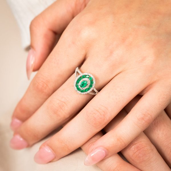 9ct White Gold Natural Emerald And Diamond Ring Discount